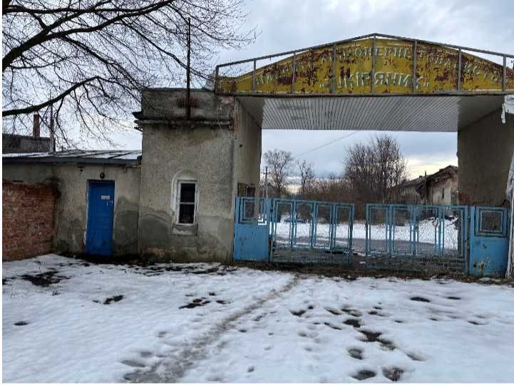 Майновий комплекс, площа 14700,60 кв.м. та земельна ділянка