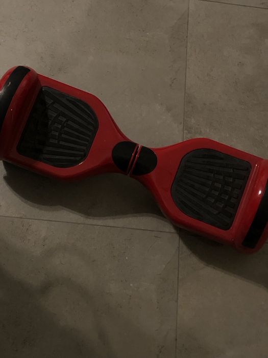 Czerwony hoverboard