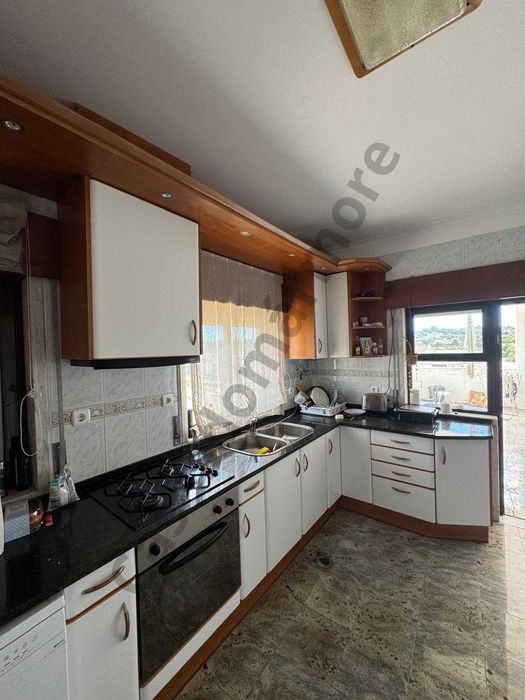 Quarto com casa de banho partilhada- Armés (Terrugem, Sintra)