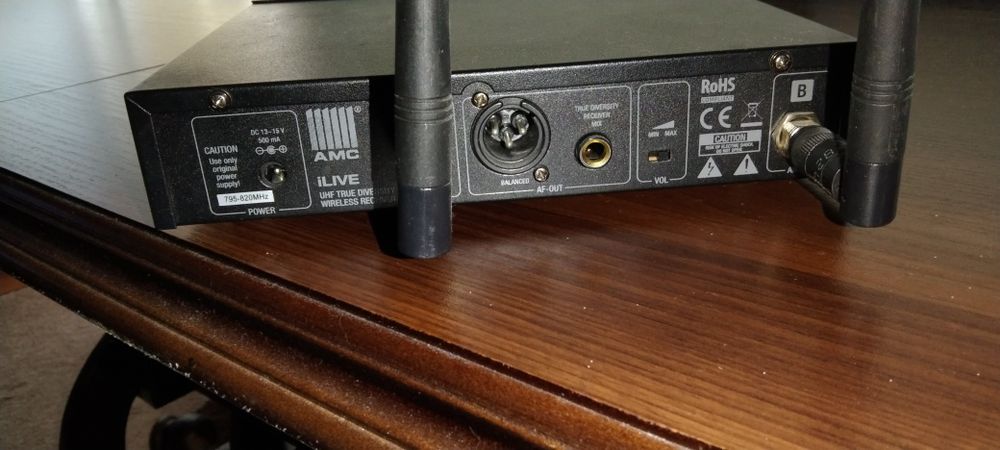 Bezprzewodowy zestaw mikrofonowy AMC iLIVE