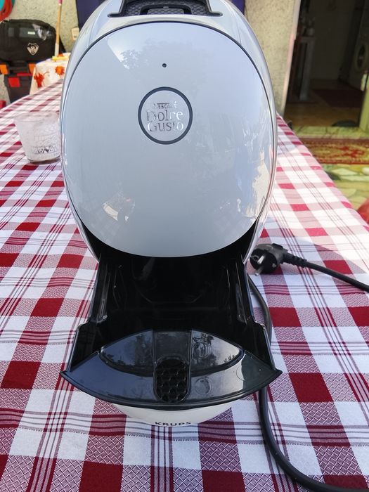 à venda: máquina de café branca completamente nova Dolce Gusto Krups.
