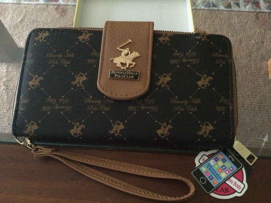 Carteira nova de senhora