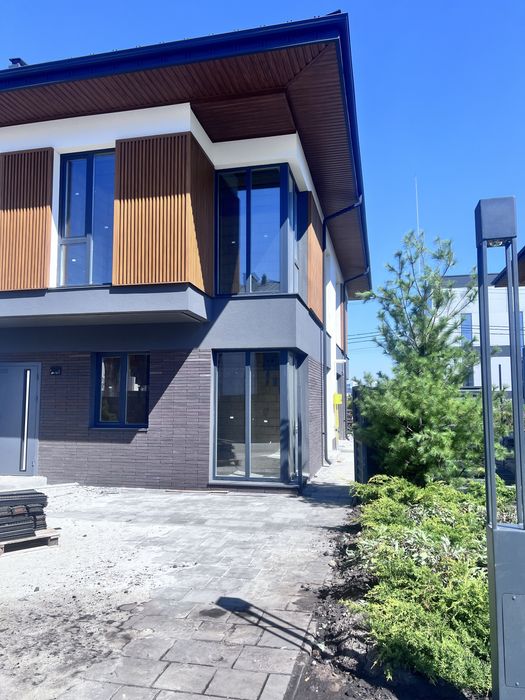 КМ Петроп Борщагівка Таунхауси біля Ліцей1. Газ/центр комун ЄОселя 2%