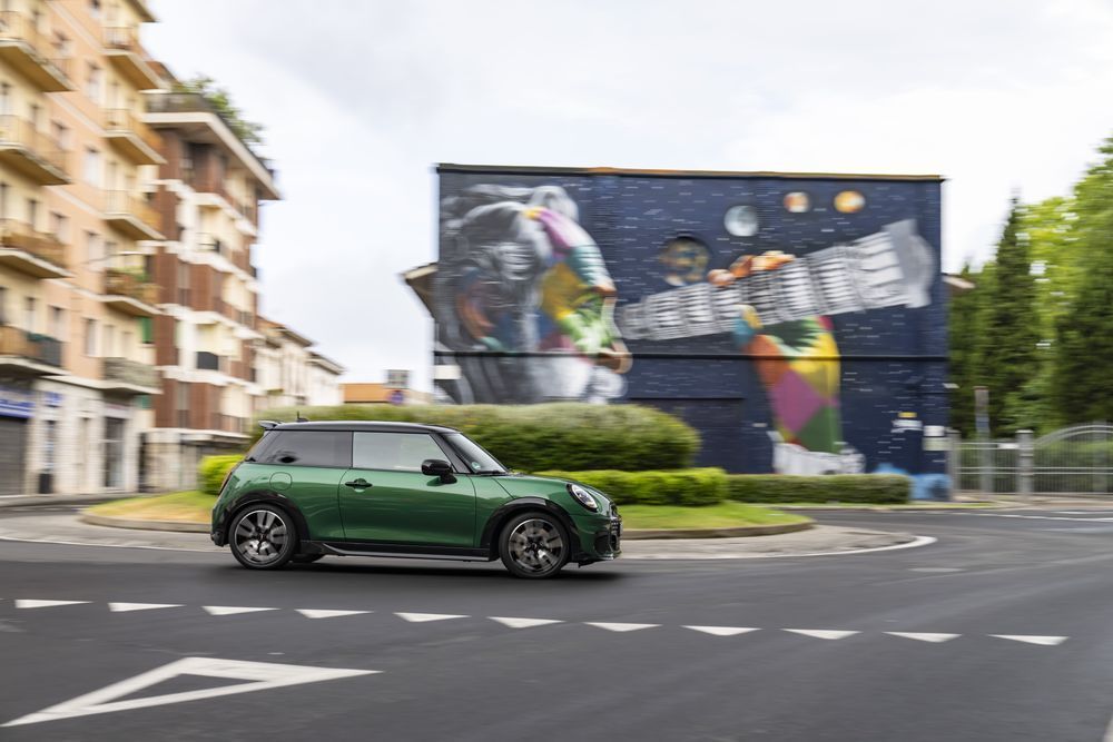 MINI 3 Portas Cooper E Essential