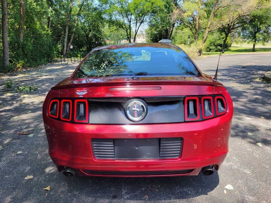 Ford Mustang V6      2014