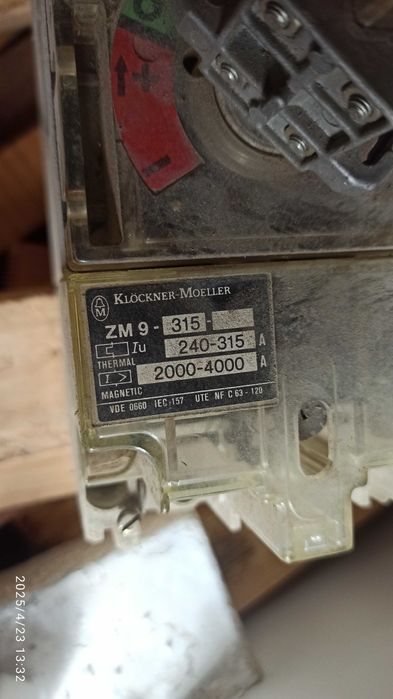 Włącznik bezpiecznikowy klockner moeller  ZM9-315