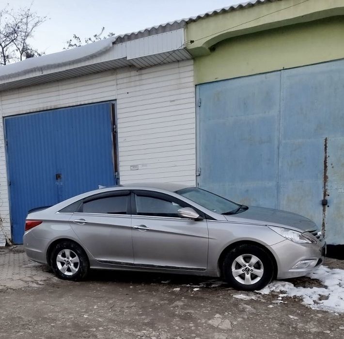 Автомобіль Hyundai sonata
