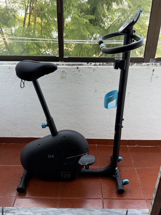 Bicicleta Estática - Modelo EB120 Decathlon