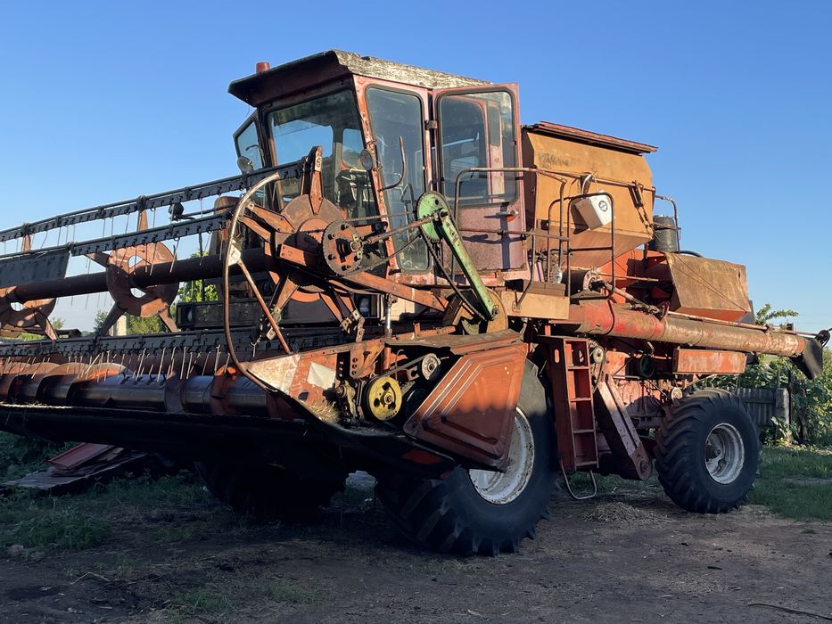 Продам комбайн дон 1500 б