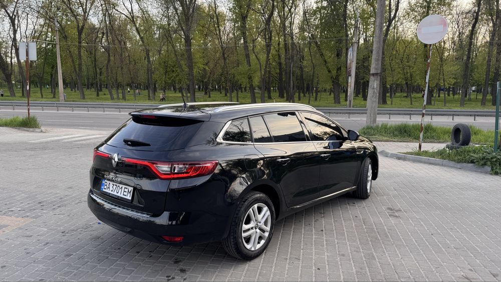 Легковий автомобіль