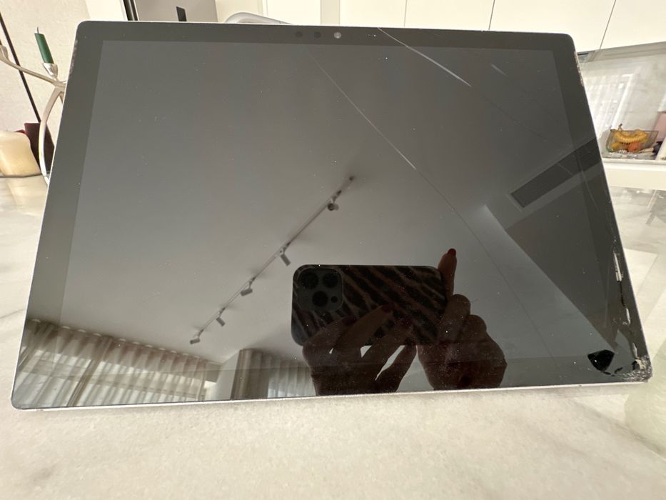 Microsoft Surface Pro avariado na motherboard - para peças
