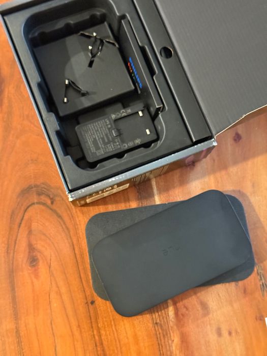 Philips Hue Play HDMI Sync Box 4K - Como Nova