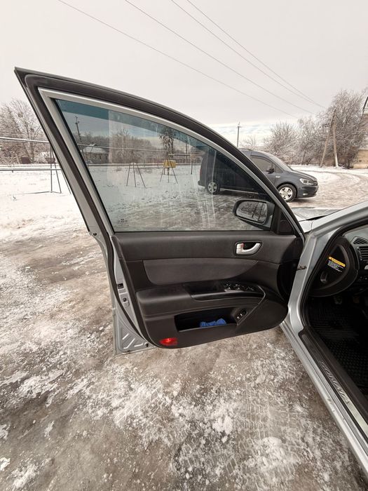 Продам Hyundai Sonata 2.0 газ/бензин