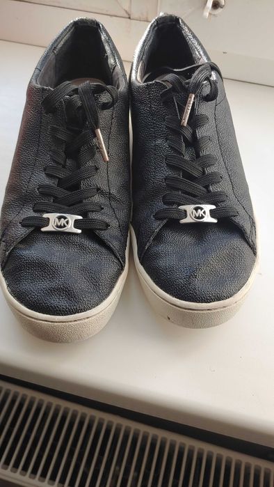 MICHAEL KORS
Снікерcи Keaton