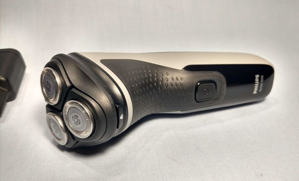 Бритва Philips Series 1000