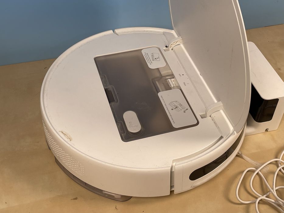 Robot sprzątający XIAOMI Mi Robot Vacuum-Mop Essential MJSTG1