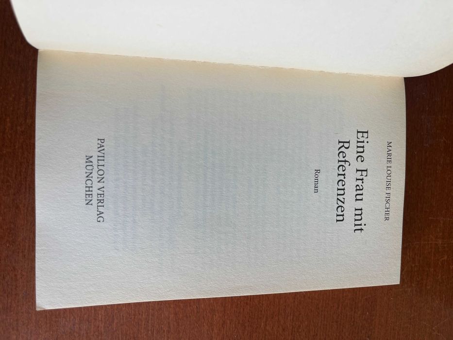 Eine Frau mit Referenzen - Marie Louise Fischer - Em Alemão