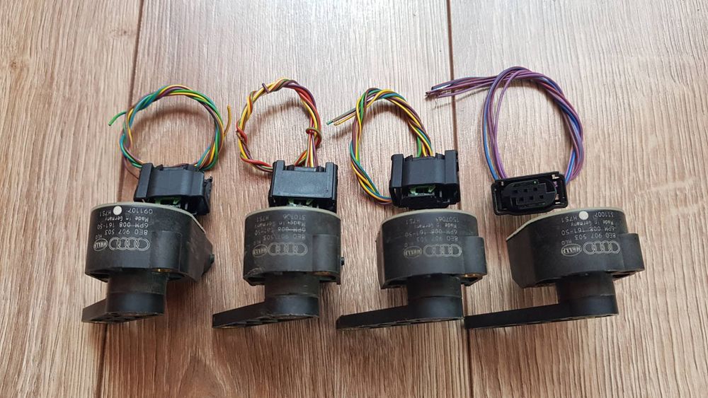 8E0907503 датчики положення кузова і коректора.