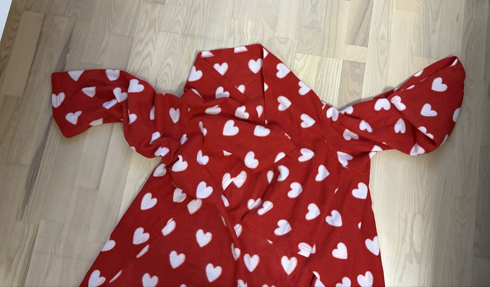 Koc z rękawami otulacz