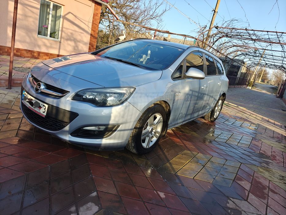 Опель Астра 2014