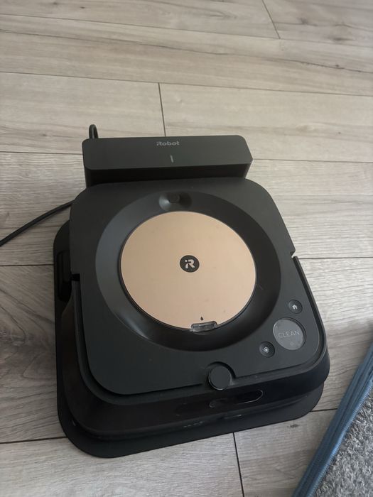 Robot mopujący iRobot Braava jet m6 black