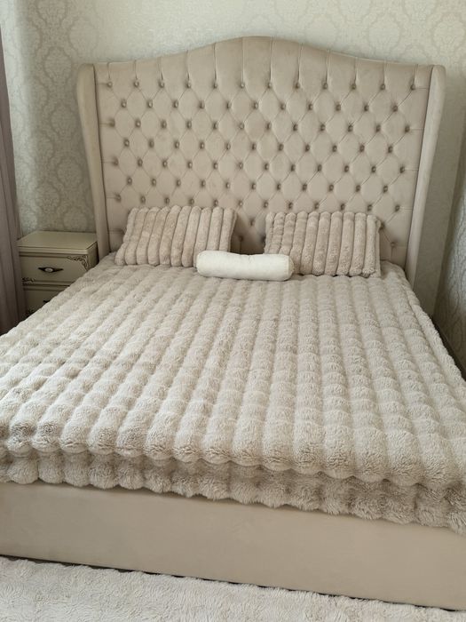 Ліжко для спальні