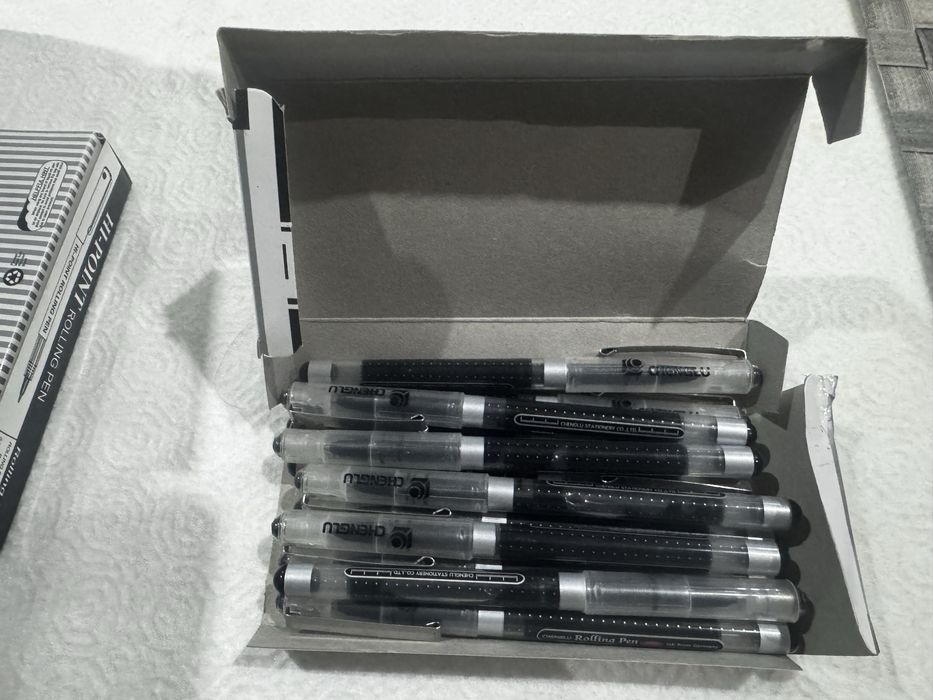 Canetas Ponta Fina 0,5mm Rolling Pen, Cor Preta