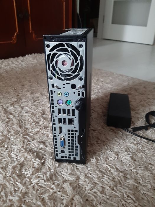 Мініатюрний комп'ютер HP Compaq 8200 Elite Ultra-slim Desktop