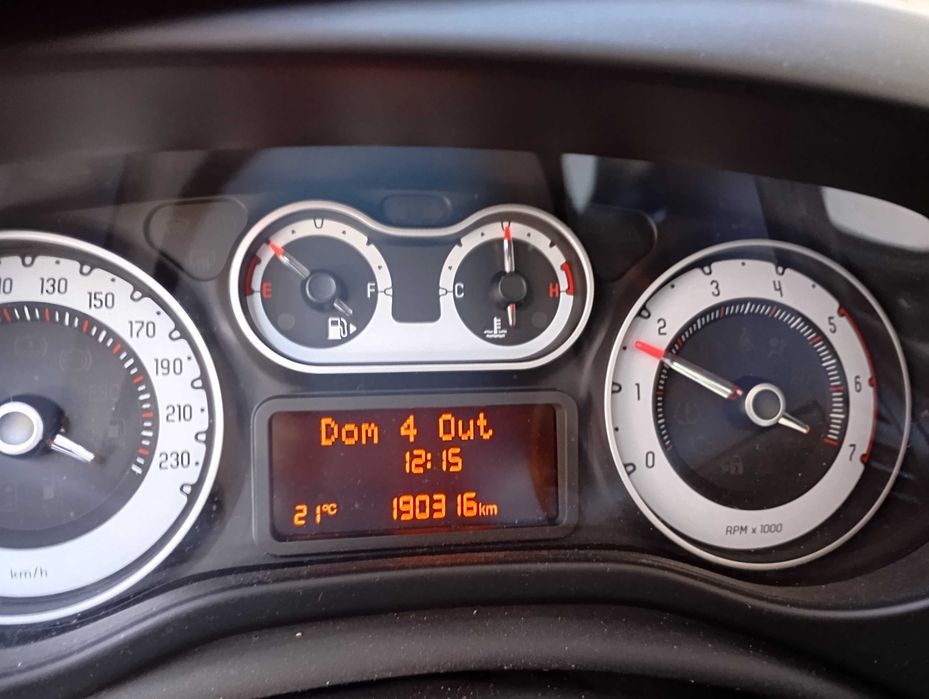 Fiat 500L Tracking