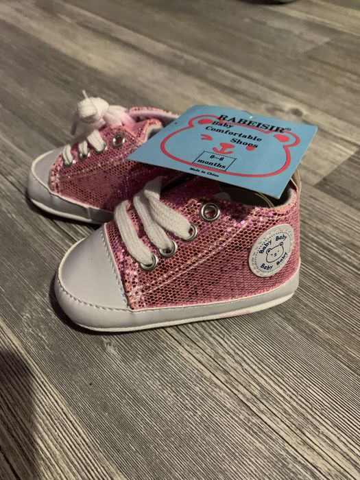 Продам нові дитячі кеди для дівчинки