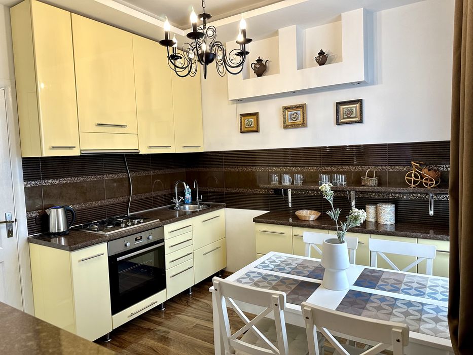 NAVIT апартаменти з кавомашиною в центрі, вид на Драматичний театр.