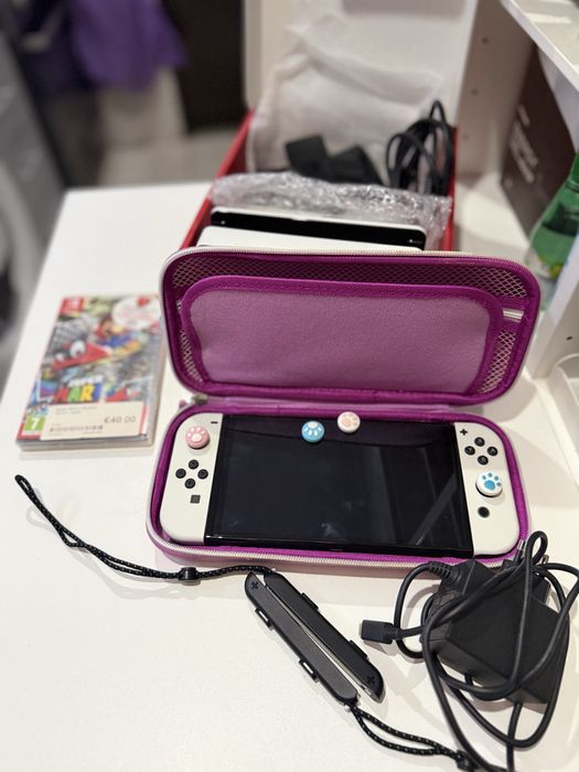 Nintendo Switch OLED branca