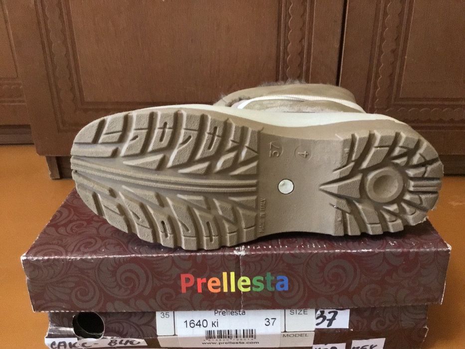 Чоботи зимові, не промокають