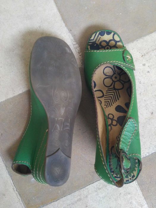 Sapatos de couro verde tamanho 39