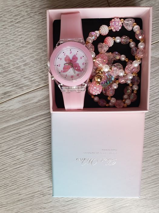 Zestaw zegarek naszyjnik bransoletka w pudełku