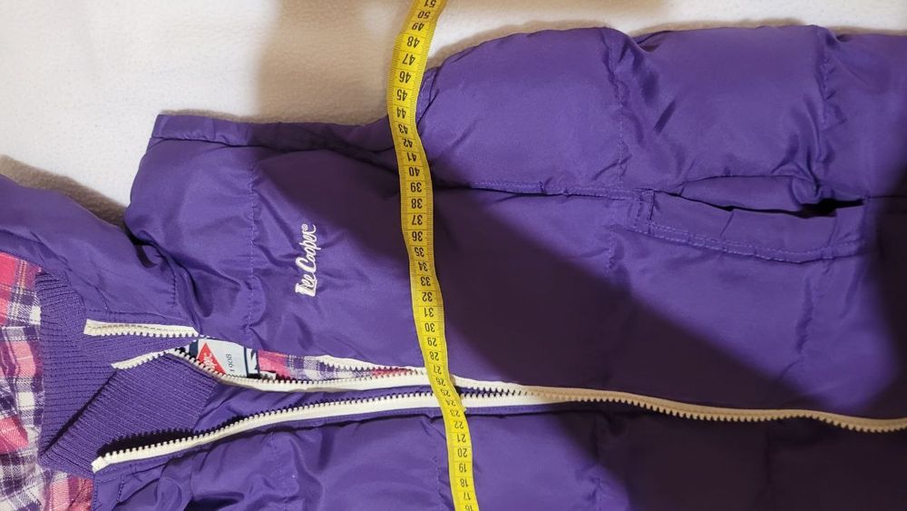 Жилетка для дівчинки 9-11 років,в ідеальному стані.