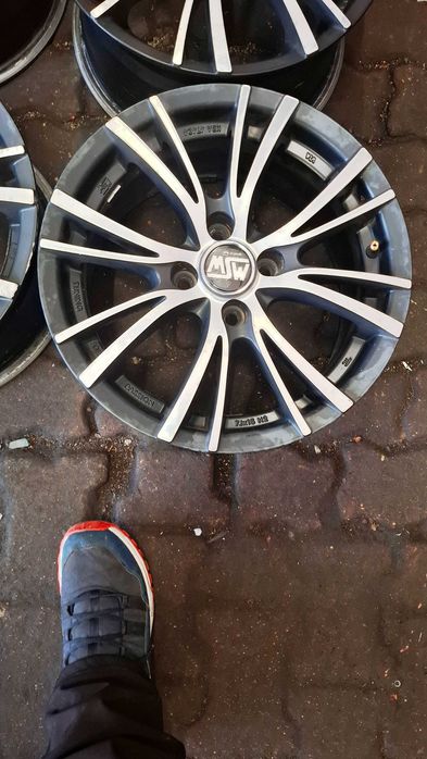 Felgi aluminiowe Toyota Hyundai Opel  15" 4x100 ET37 7Jx15