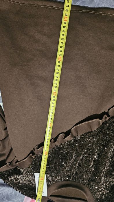 Bluza czekoladowa masełko , z cekinami z falbanką