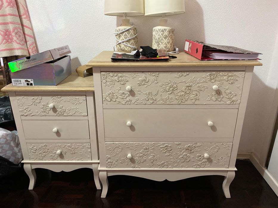 Vendo móveis de quarto elegantes