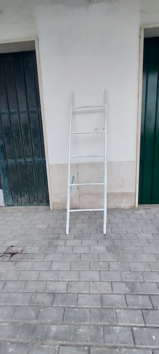 Escada para atoalhados de wc