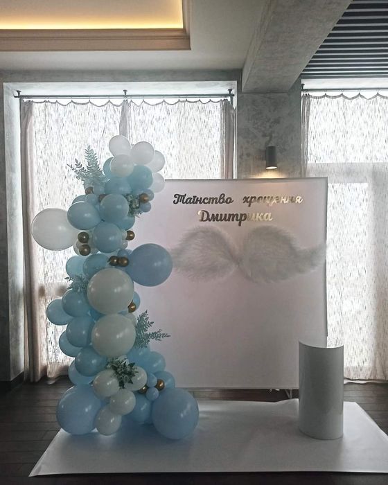 Стіл тубус на колесах на свята