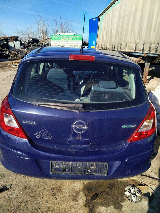 Corsa D Z21B klapa tył tylna kompletna stan bdb wysyłka