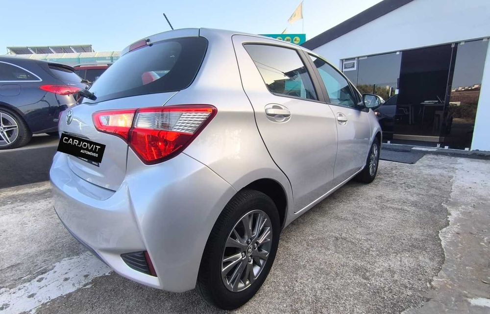 Toyota Yaris — fotografia 8