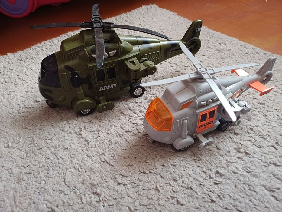 Вертолёты армейский и спасатели