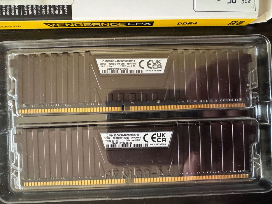 Оперативная память Corsair 32 GB (2x16GB) DDR4 3600 MHz Vengeance LPX