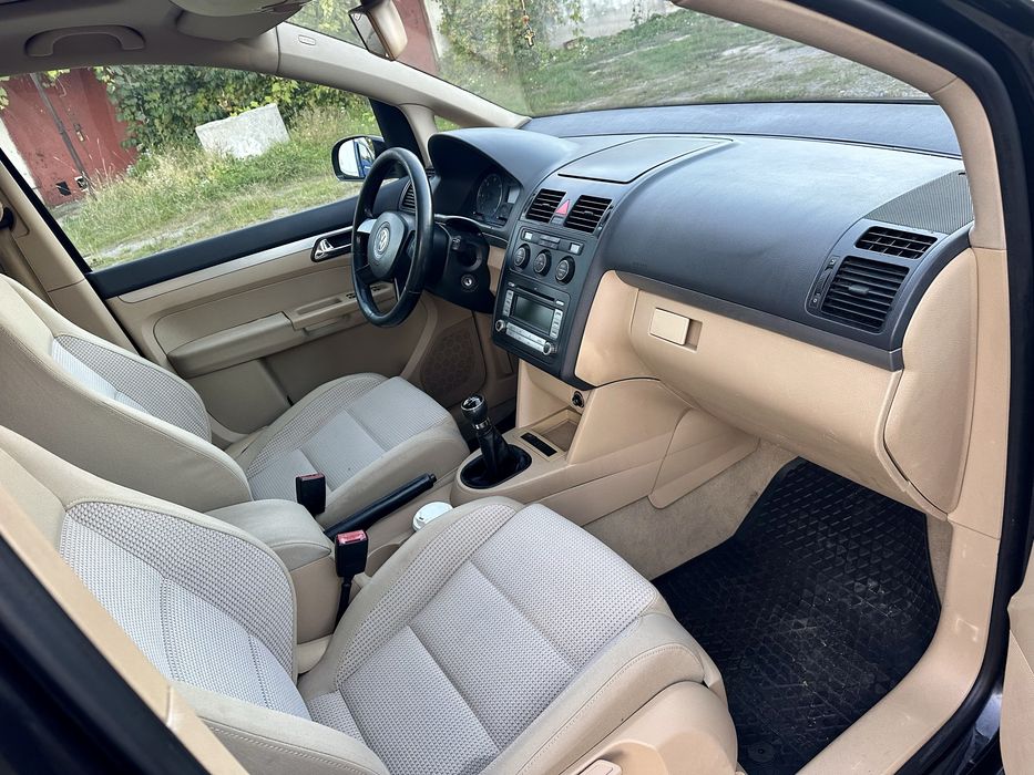 Продам Volkswagen Touran 2.0 Дизель