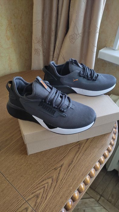 Продам кроссовки