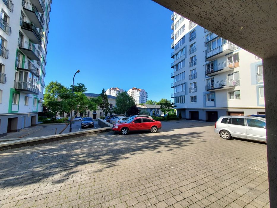 Гараж Нац.Гвардії "МЖК" Парк Шевченка