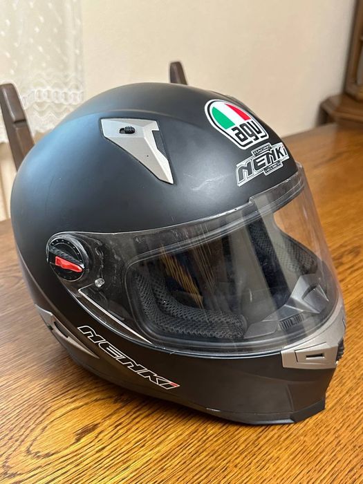 Продам шлєма недорого