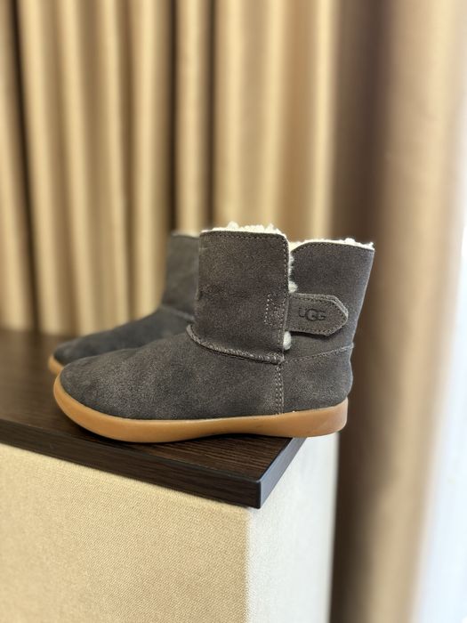 Дитячі черевики унісекс оригінал UGG  розмір 28,5, устілка 17,5